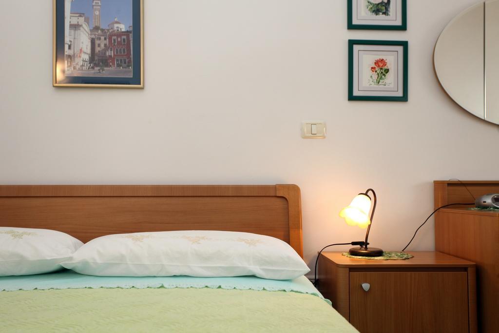 Parenzana Sea View Apartments Sk Portoroz Luaran gambar