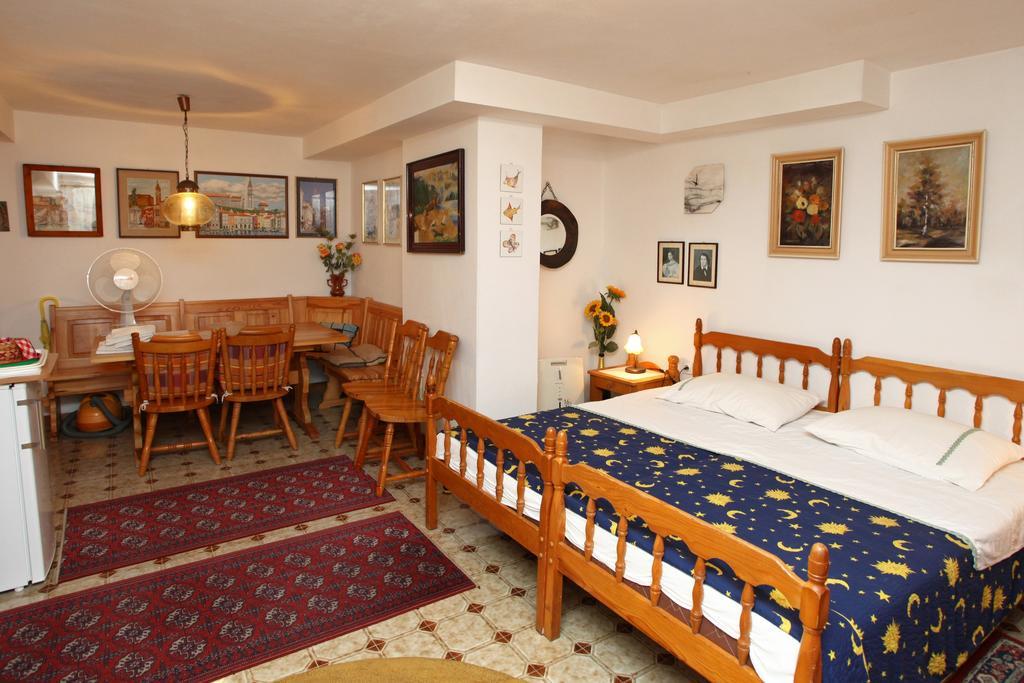 Parenzana Sea View Apartments Sk Portoroz Luaran gambar